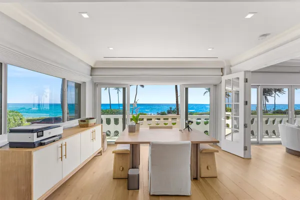 $8,590,000 | 300 South Ocean Boulevard, Unit 2D, Palm Beach, FL 33480