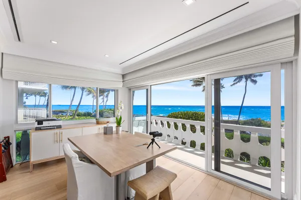 $8,590,000 | 300 South Ocean Boulevard, Unit 2D, Palm Beach, FL 33480