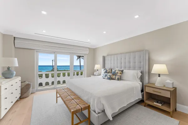 $8,590,000 | 300 South Ocean Boulevard, Unit 2D, Palm Beach, FL 33480