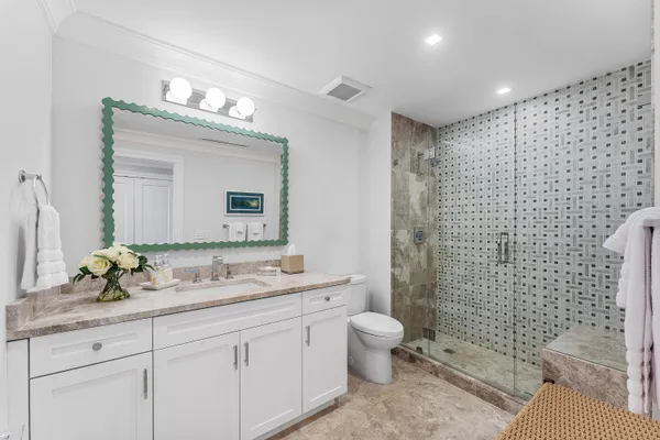 $8,590,000 | 300 South Ocean Boulevard, Unit 2D, Palm Beach, FL 33480