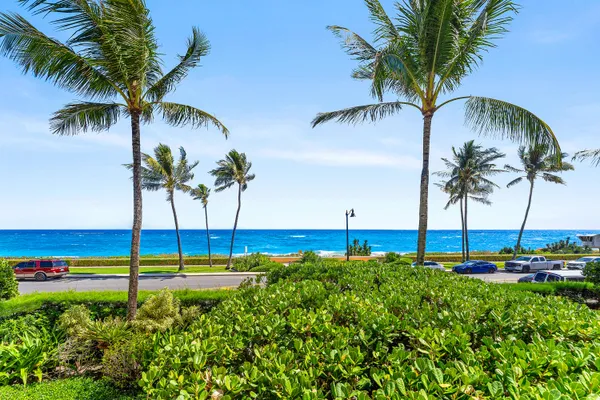 $8,590,000 | 300 South Ocean Boulevard, Unit 2D, Palm Beach, FL 33480