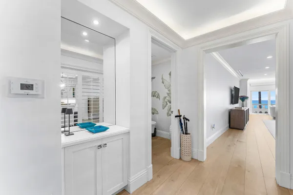 $8,590,000 | 300 South Ocean Boulevard, Unit 2D, Palm Beach, FL 33480