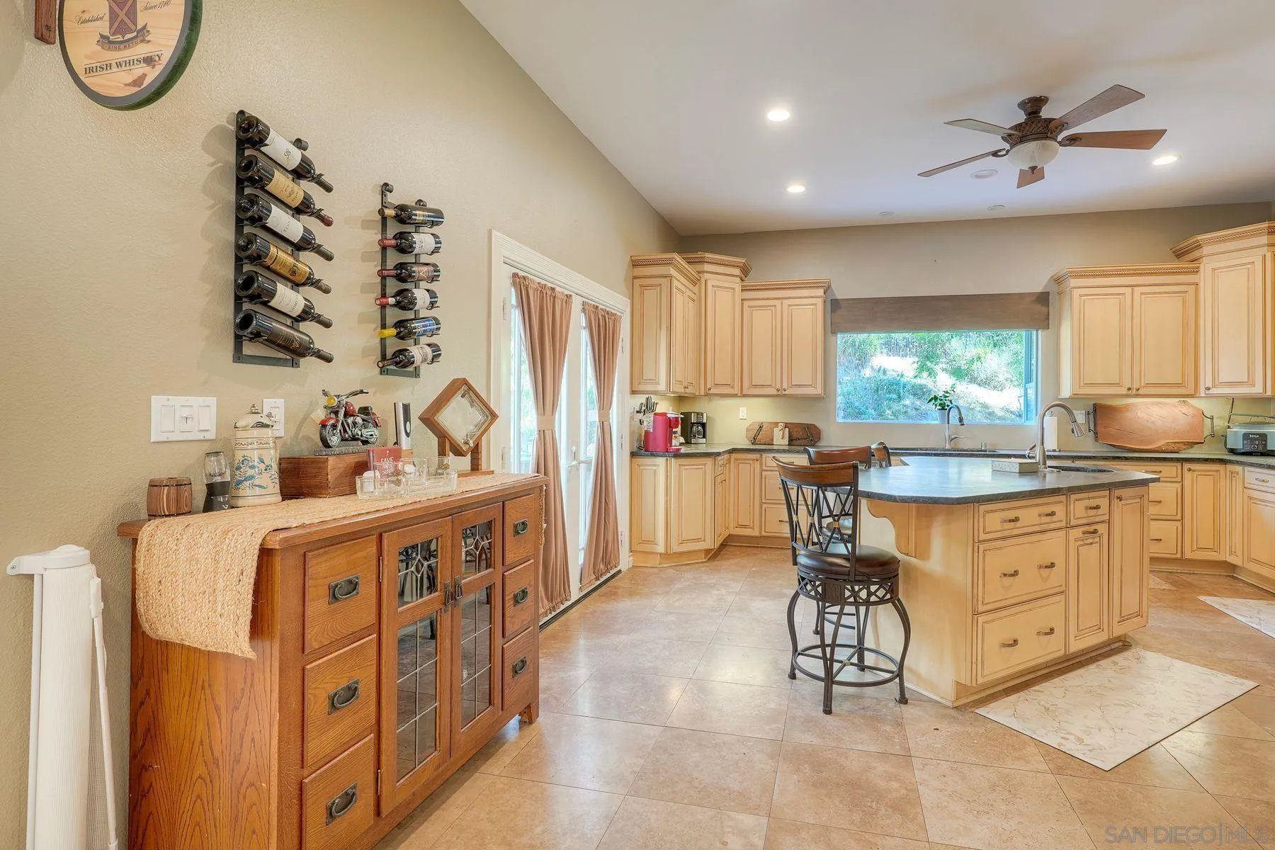 5232 Dixon Road Oceanside, CA 92056 - Photo 12 of 36 Gallery Image 12