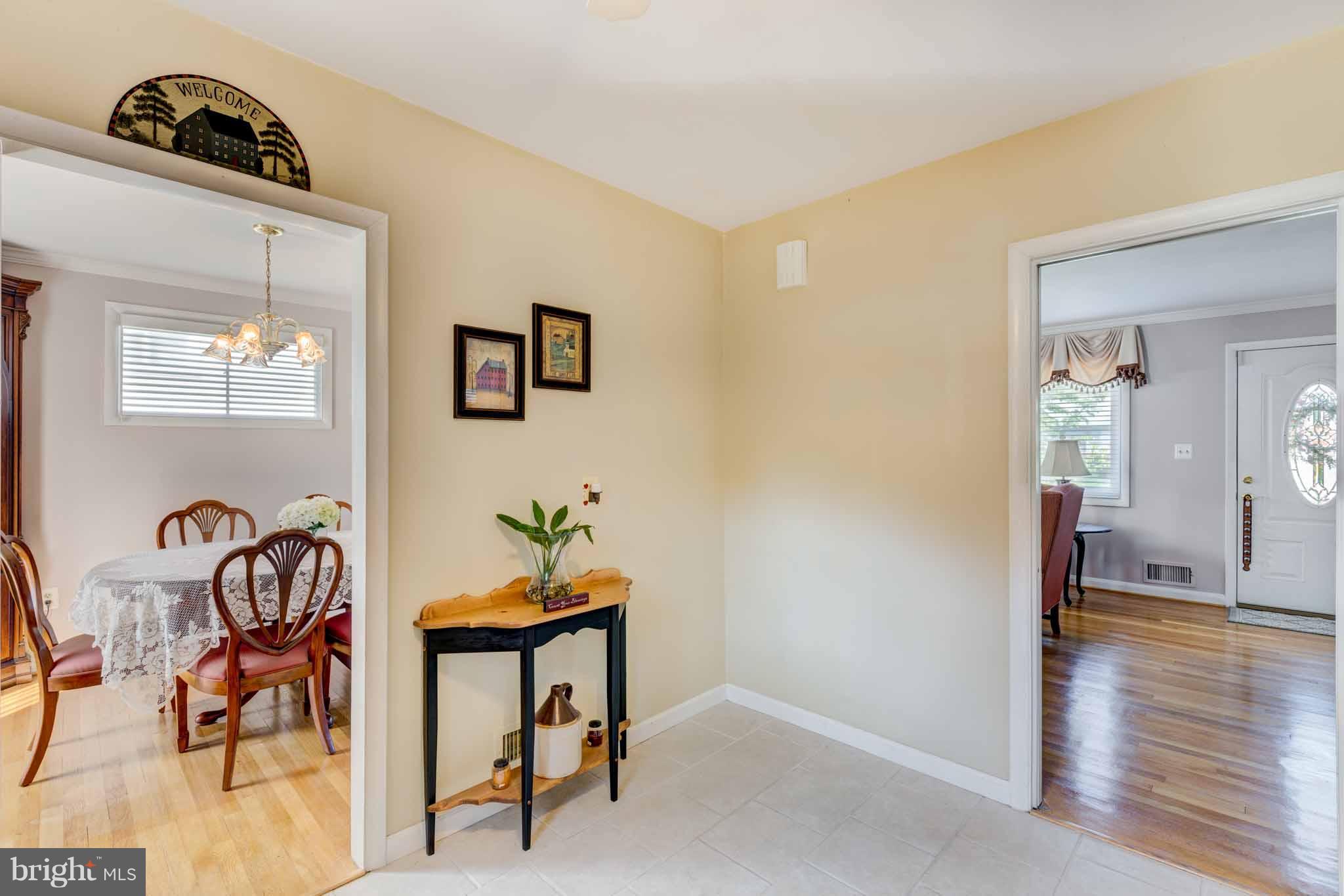 601 Southmont Road Baltimore, MD 21228 - Photo 11 of 29 Kitchen