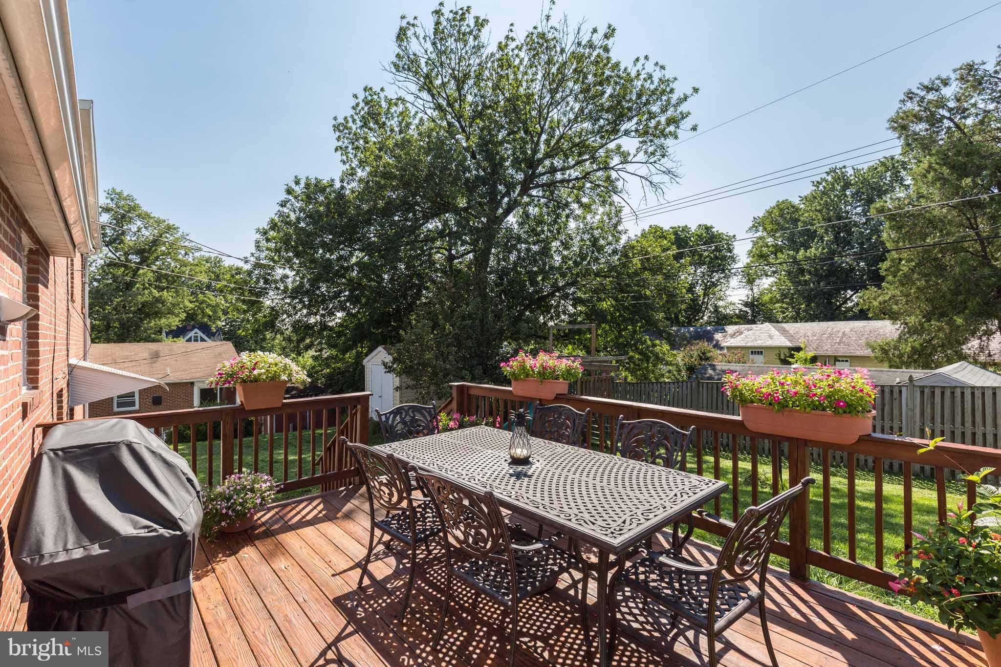 601 Southmont Road Baltimore, MD 21228 - Photo 29 of 29 Perfect for entertaining!