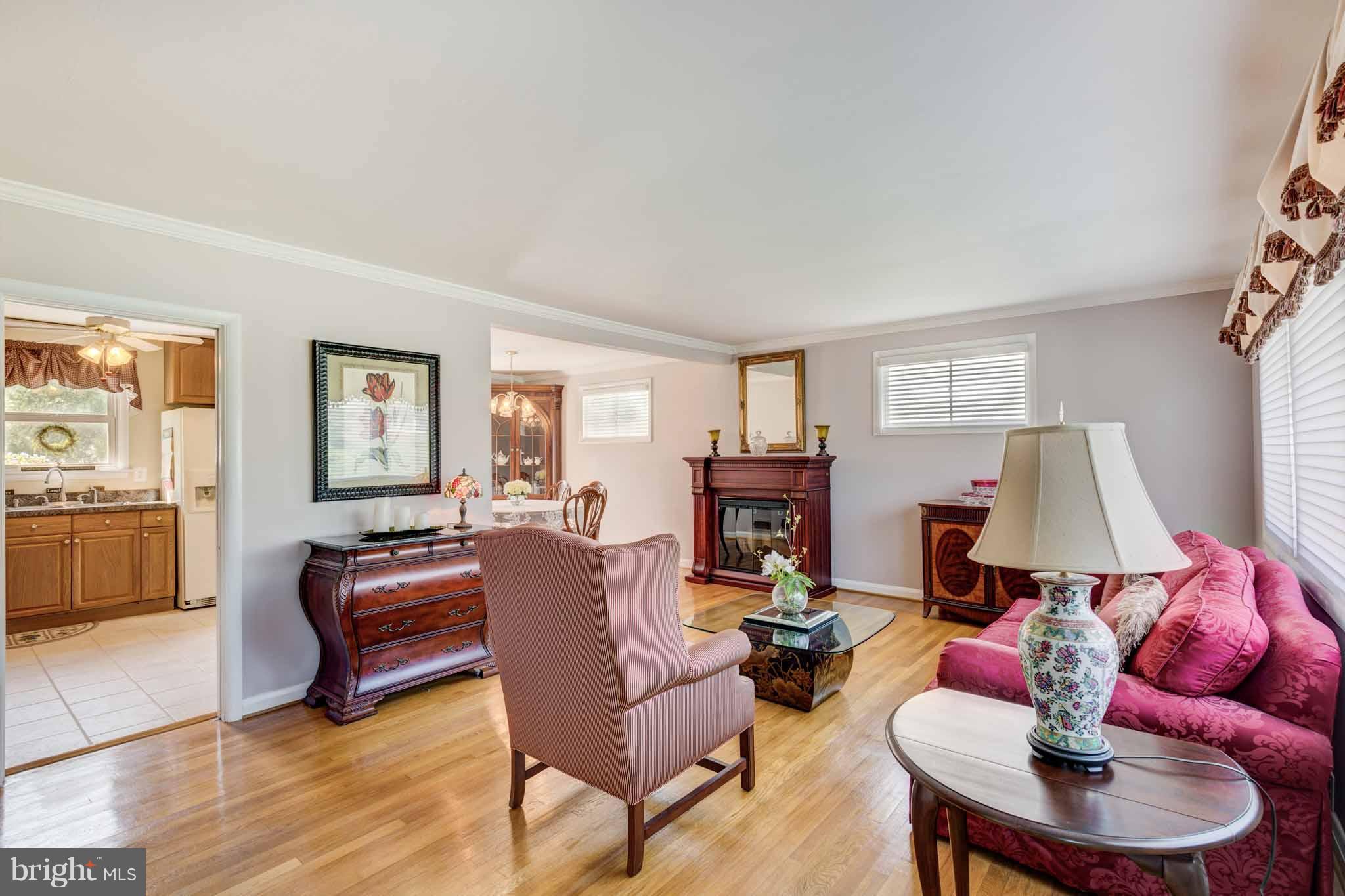 601 Southmont Road Baltimore, MD 21228 - Photo 5 of 29 Nice & Bright