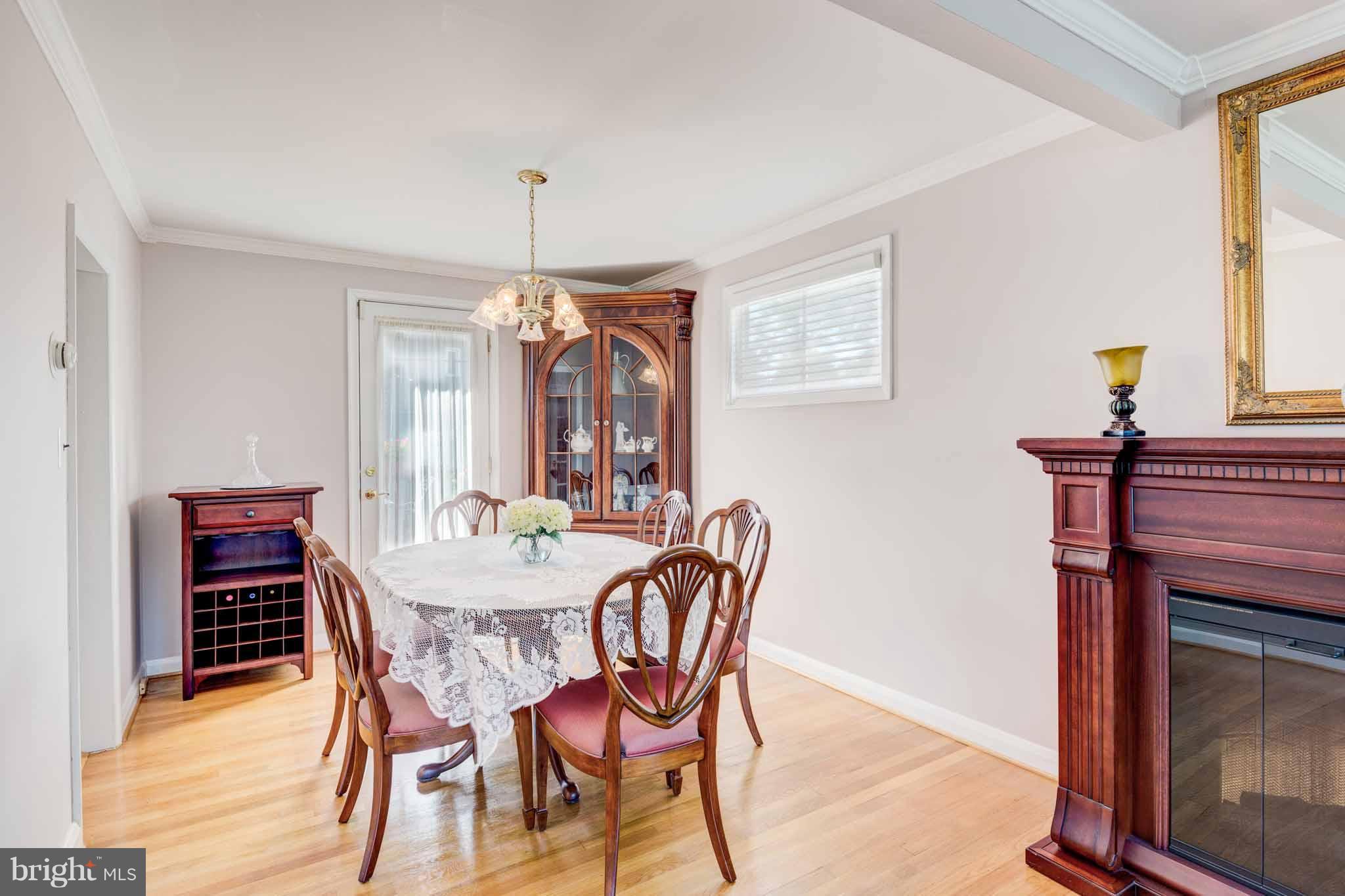 601 Southmont Road Baltimore, MD 21228 - Photo 6 of 29 Dining Room with a door out to the deck