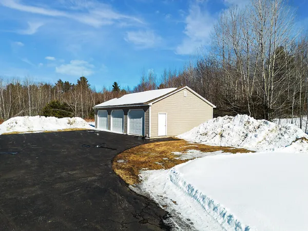 $585,000 | 57 Elm Lane, Windsor, ME 04363
