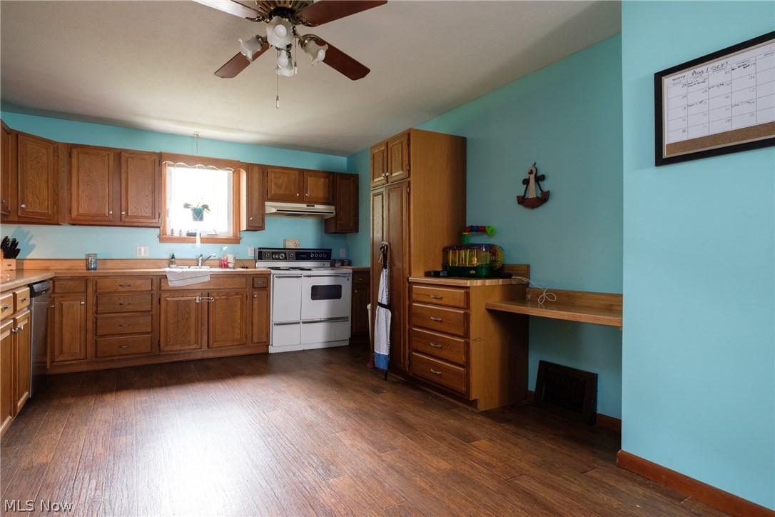 54 South 3rd Street Rittman, OH 44270 - Photo 7 of 29 No shortage of storage space!