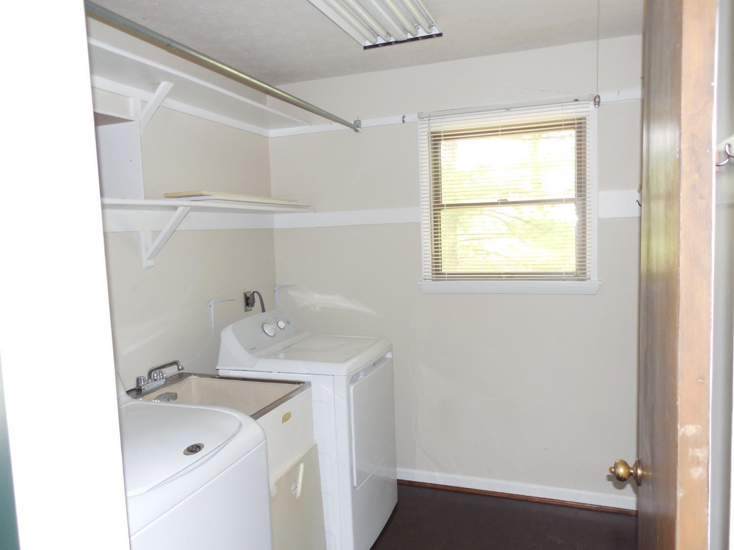 3097 Diehl Road Cincinnati, OH 45211 - Photo 8 of 33 Gallery Image 8