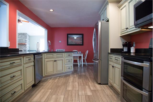 2949 Thompson Road Murfreesboro, TN 37128 - Photo 7 of 19 Kitchen View 2