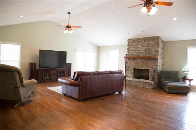 2949 Thompson Road Murfreesboro, TN 37128 - Photo 10 of 19 Den with Gas Fire Place