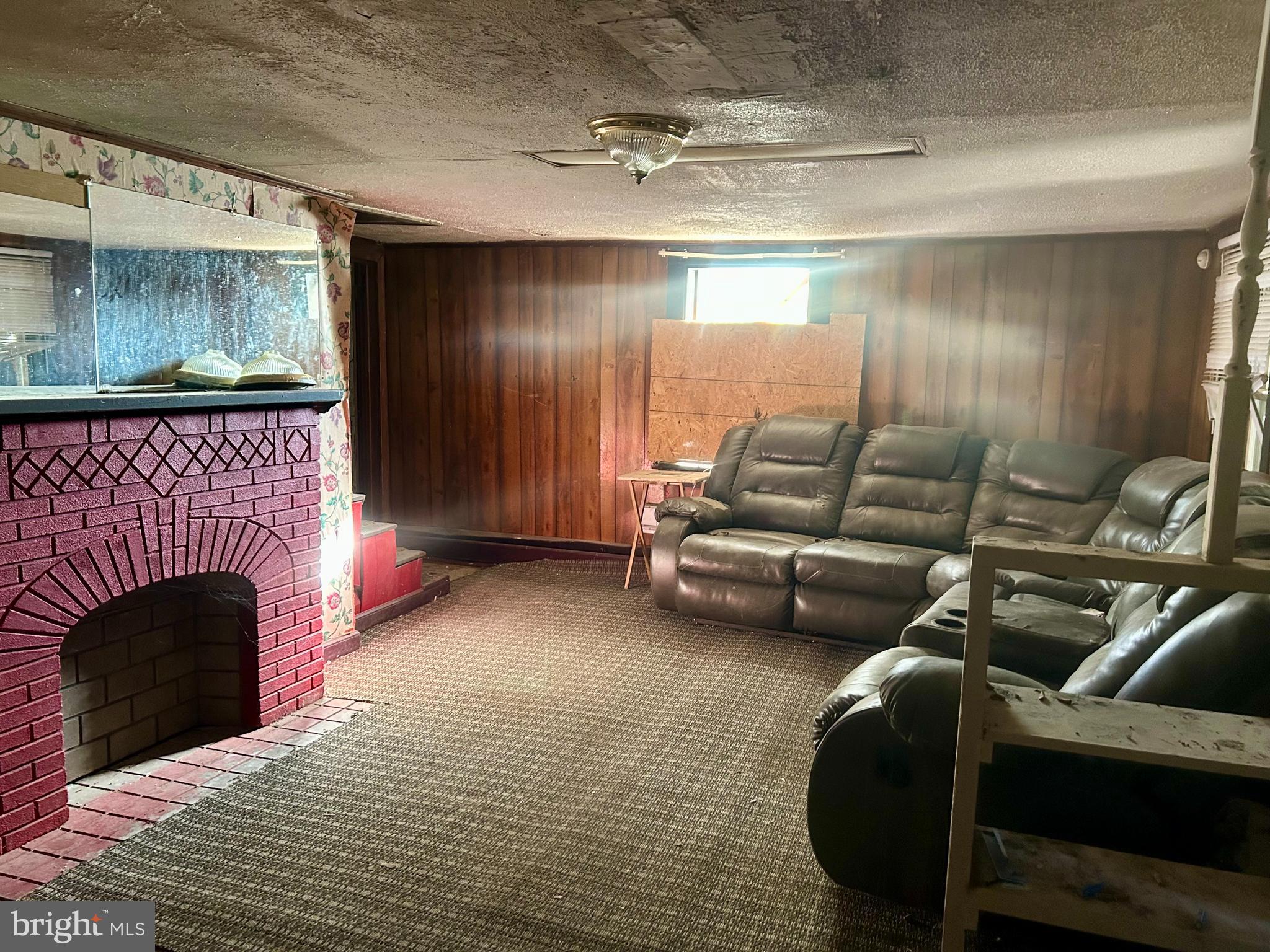 663 Voshells Mill Star Hill Road Dover, DE 19901 - Photo 6 of 15 Living Room