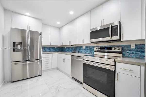 $1,800 | 10000 Northwest 80th Court, Unit 21021, Hialeah Gardens, FL 33016