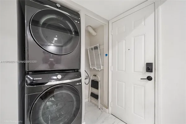 $1,800 | 10000 Northwest 80th Court, Unit 21021, Hialeah Gardens, FL 33016