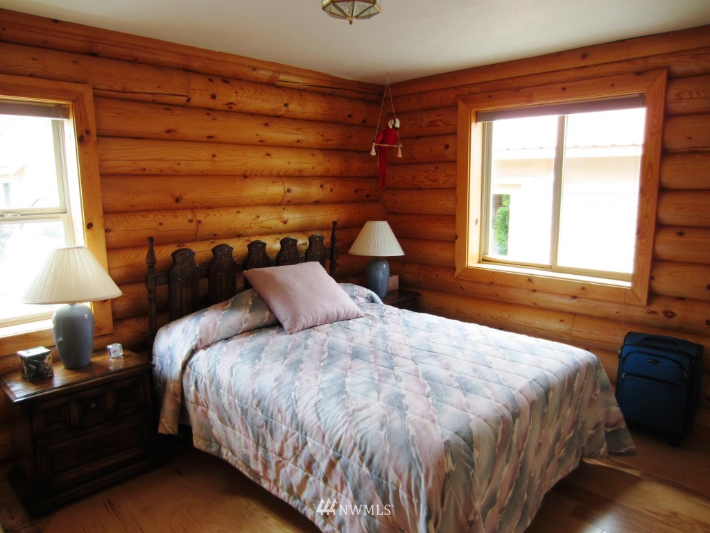 17300 South Lakeshore Road Chelan, WA 98816 - Photo 8 of 25 Gallery Image 8