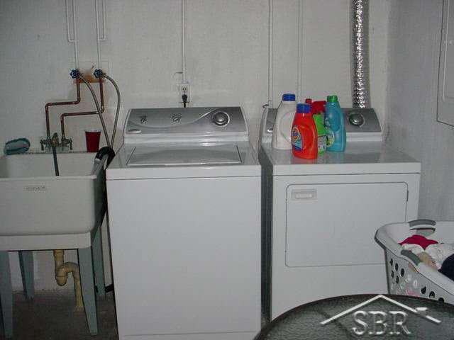 231 Churchgrove Road Frankenmuth, MI 48734 - Photo 12 of 12 20036536-11.JPG