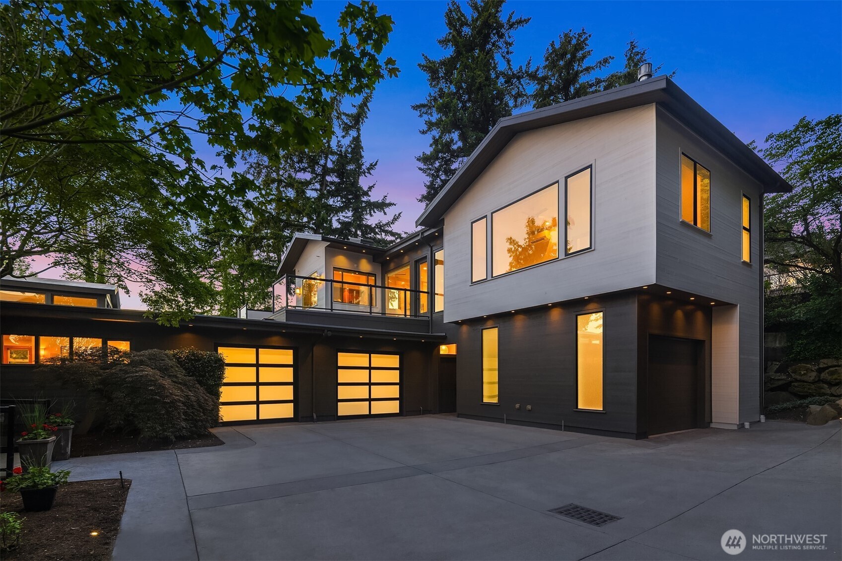 10929 Southeast Lake Road Bellevue, WA 98004 - Photo 26 of 40
