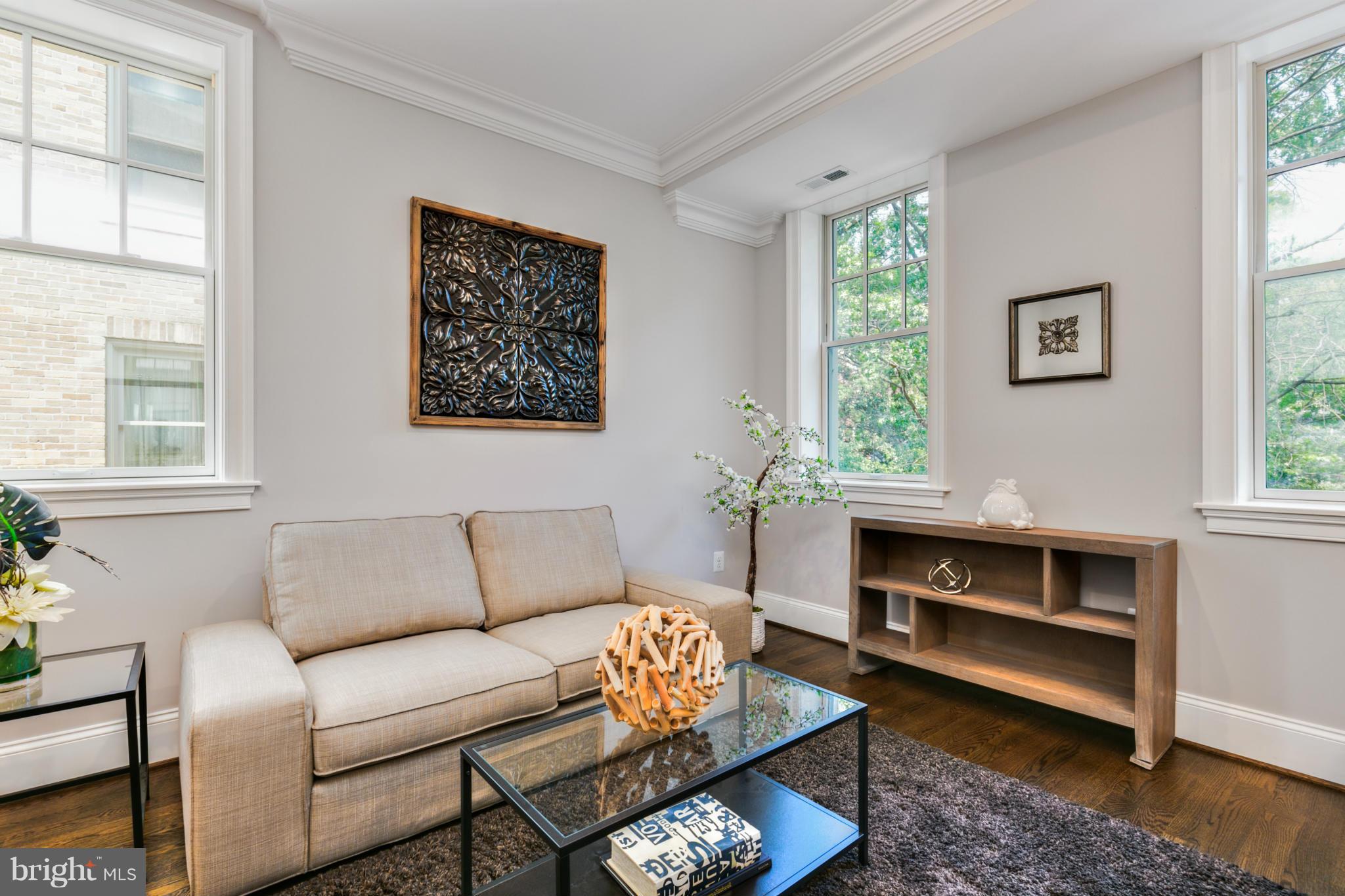 2014 Kalorama Road Northwest, Unit 5 Washington, DC 20009 - Photo 10 of 16 Large Living Room