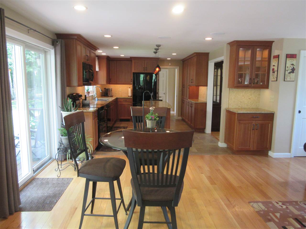 101 Magnolia Road Manchester, NH 03104 - Photo 13 of 33 Gallery Image 13