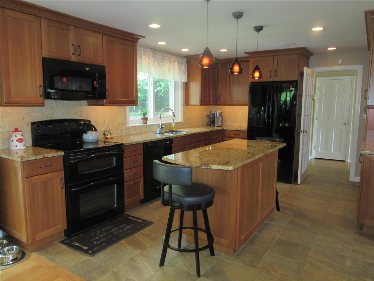 101 Magnolia Road Manchester, NH 03104 - Photo 15 of 33 Gallery Image 15
