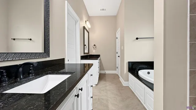 $479,500 | 16045 Greycliff Avenue, Pride, LA 70770