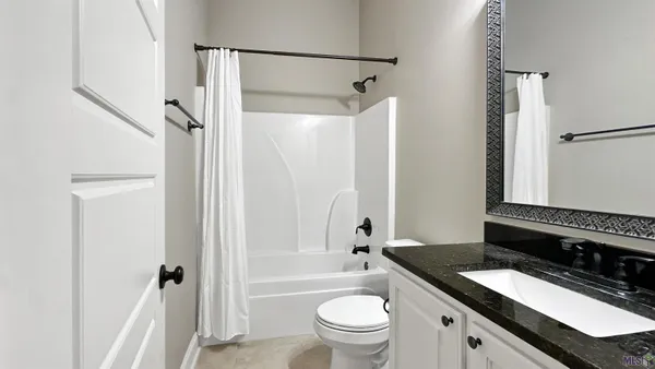 $450,000 | 16045 Greycliff Avenue, Pride, LA 70770