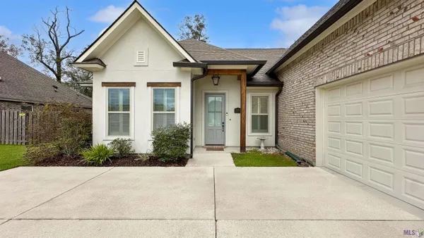 $450,000 | 16045 Greycliff Avenue, Pride, LA 70770