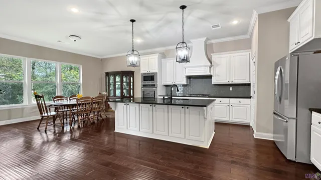 $479,500 | 16045 Greycliff Avenue, Pride, LA 70770