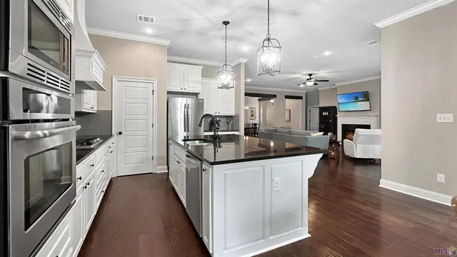 $479,500 | 16045 Greycliff Avenue, Pride, LA 70770