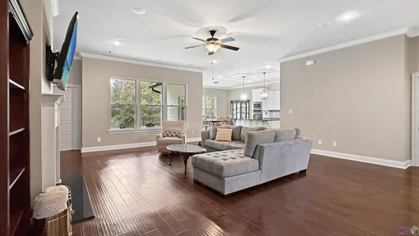 $450,000 | 16045 Greycliff Avenue, Pride, LA 70770