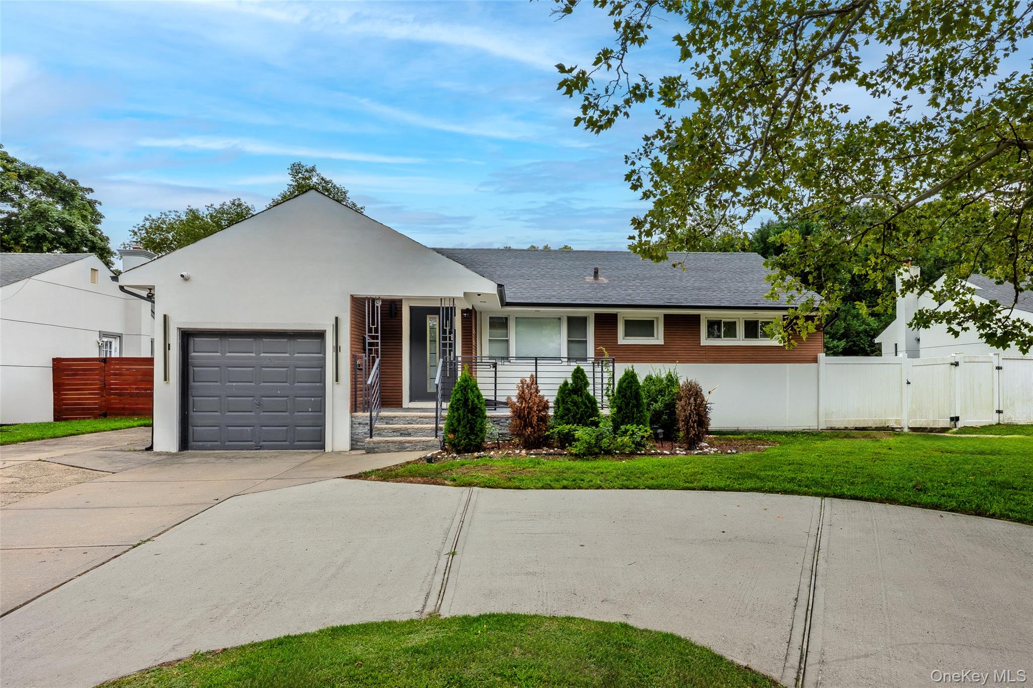 84 Rosedale Road Valley Stream, NY 11581 - Photo 1 of 5 Gallery Image 1
