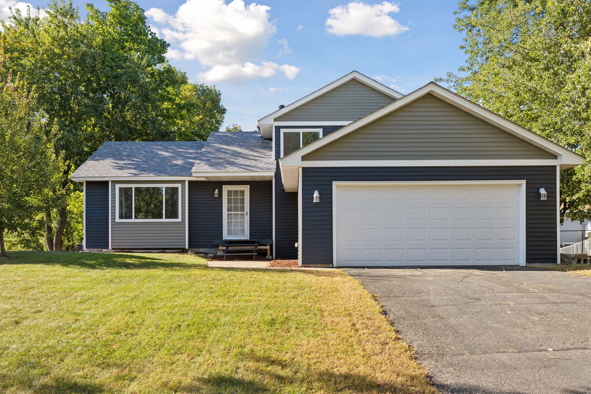 11984 Orchid Street Coon Rapids, MN 55433 - Photo 1 of 37