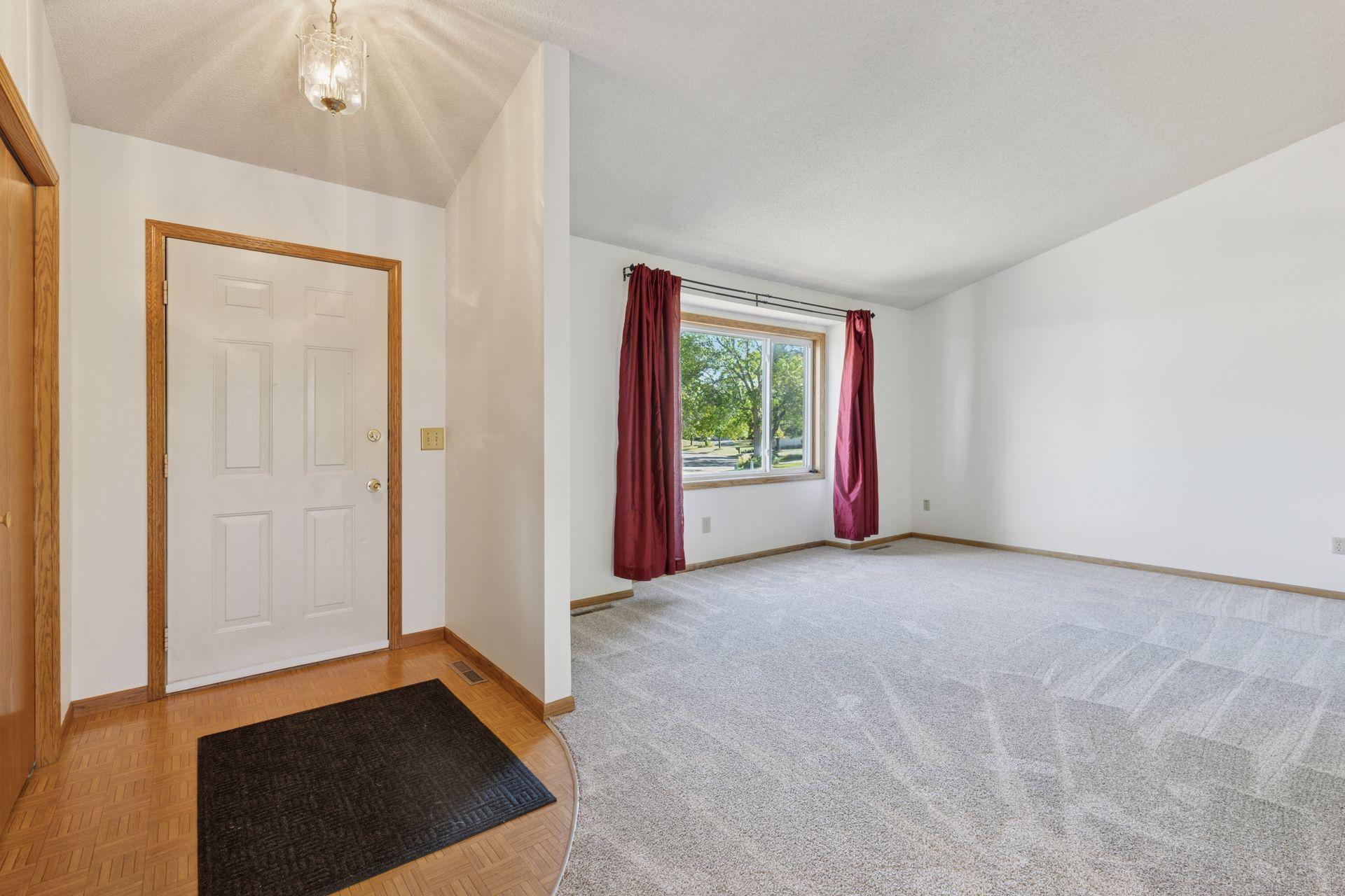 11984 Orchid Street Coon Rapids, MN 55433 - Photo 3 of 37