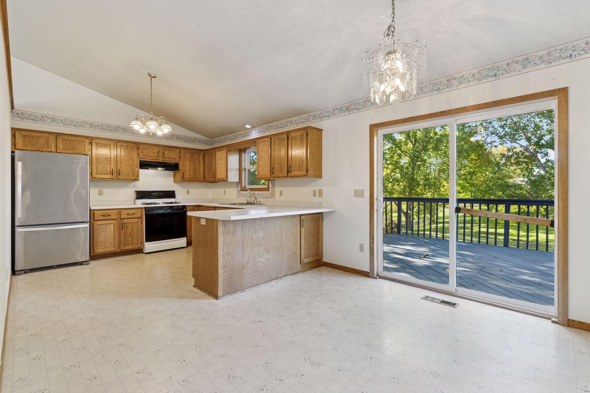 11984 Orchid Street Coon Rapids, MN 55433 - Photo 7 of 37