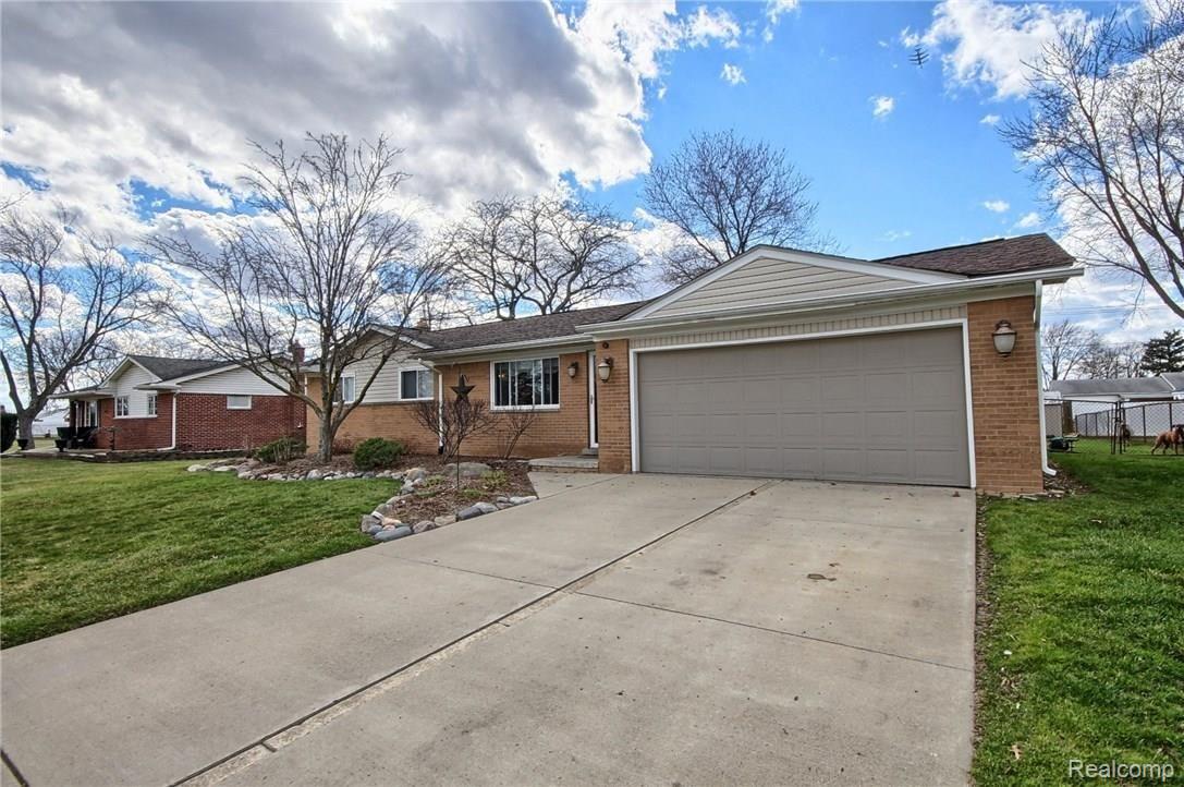 14752 Reeck Road Southgate, MI 48195 - Photo 3 of 29 Front 3rd View.jpg