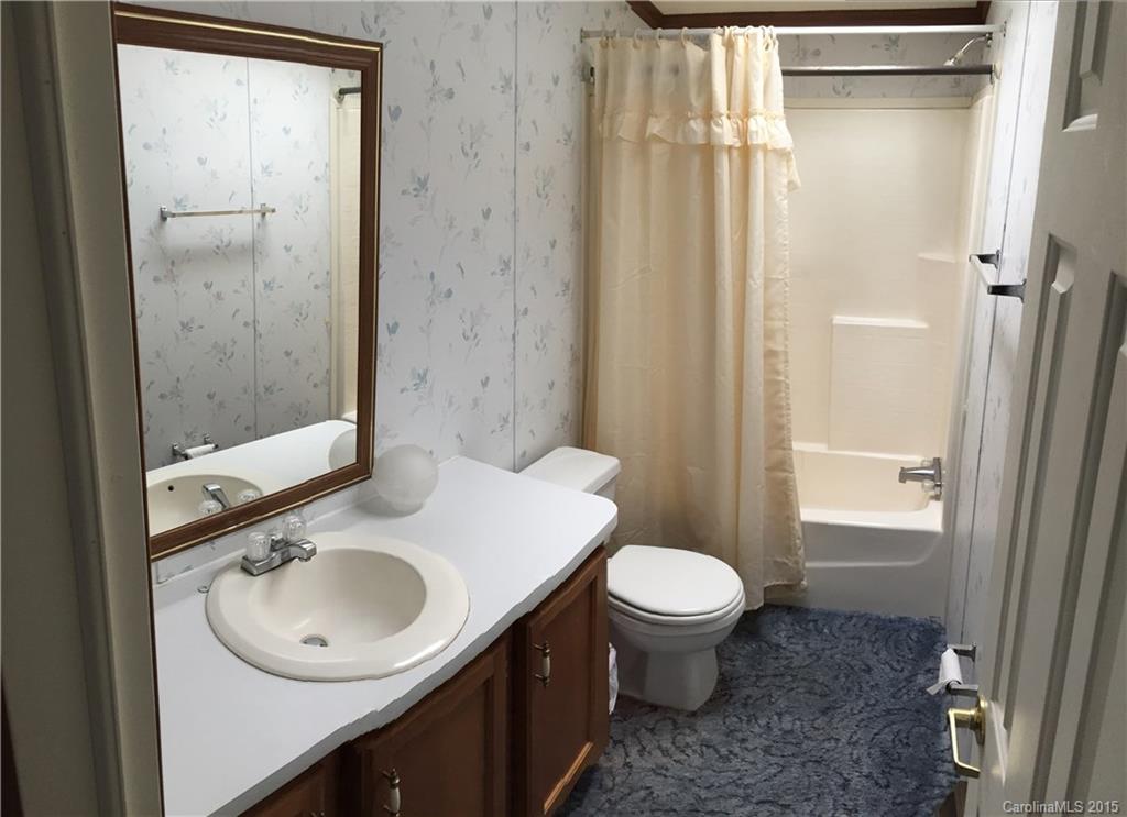89 Reeves Road Leicester, NC 28748 - Photo 11 of 15 Gallery Image 11