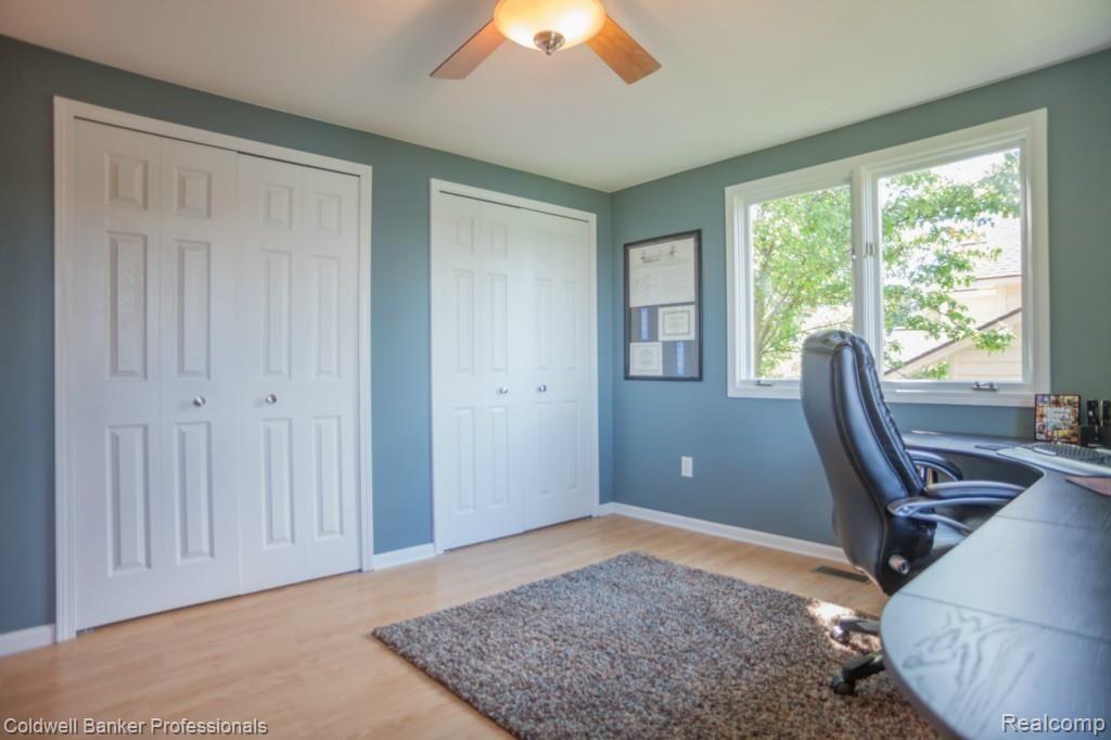 3502 Lexington Road Waterford, MI 48328 - Photo 16 of 27 IMG_2154.jpg