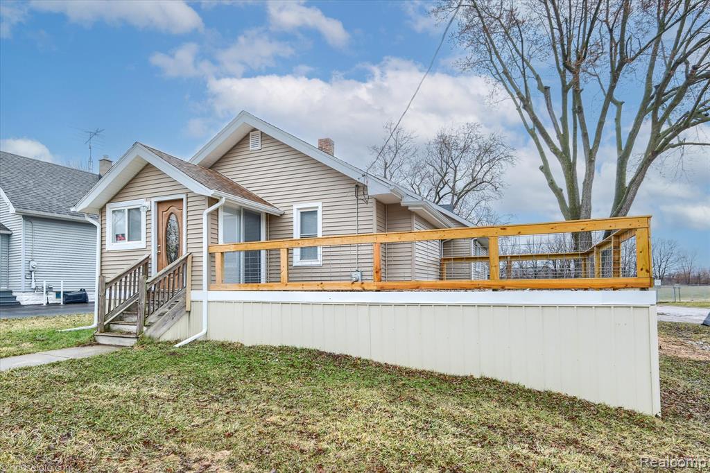 2127 Kenneth Street Burton, MI 48529 - Photo 4 of 49