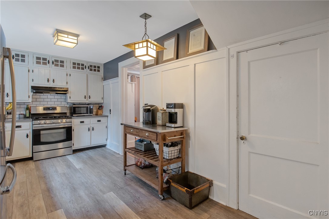 1205 North James Street Rome, NY 13440 - Photo 20 of 43 This shows the eat-in area of the kitchen, plenty