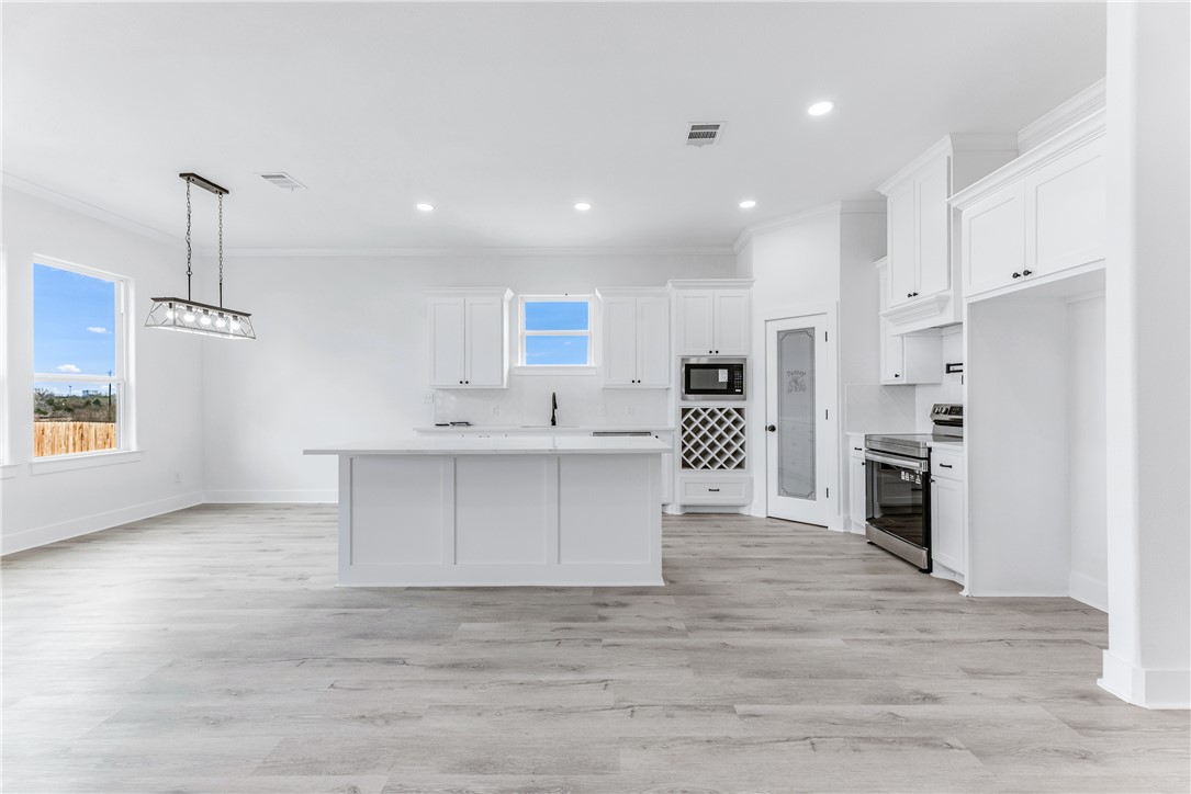 2102 Aleppo Court Bryan, TX 77807 - Photo 8 of 31