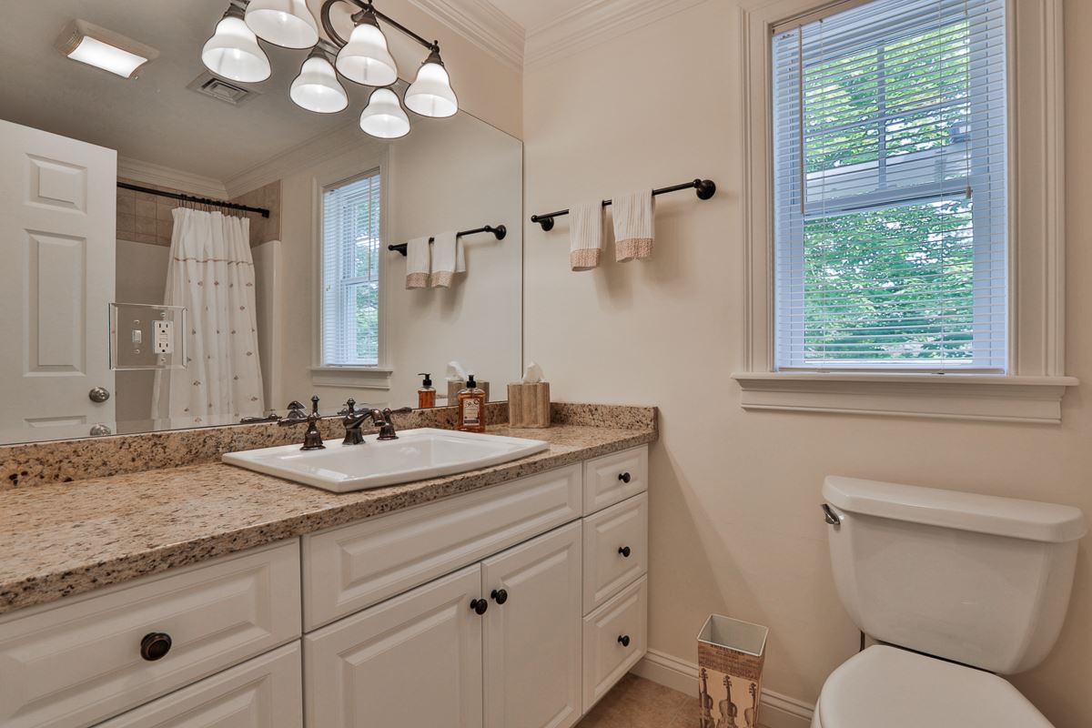 18 Linden Street, Unit 3 Exeter, NH 03833 - Photo 27 of 33 Gallery Image 27