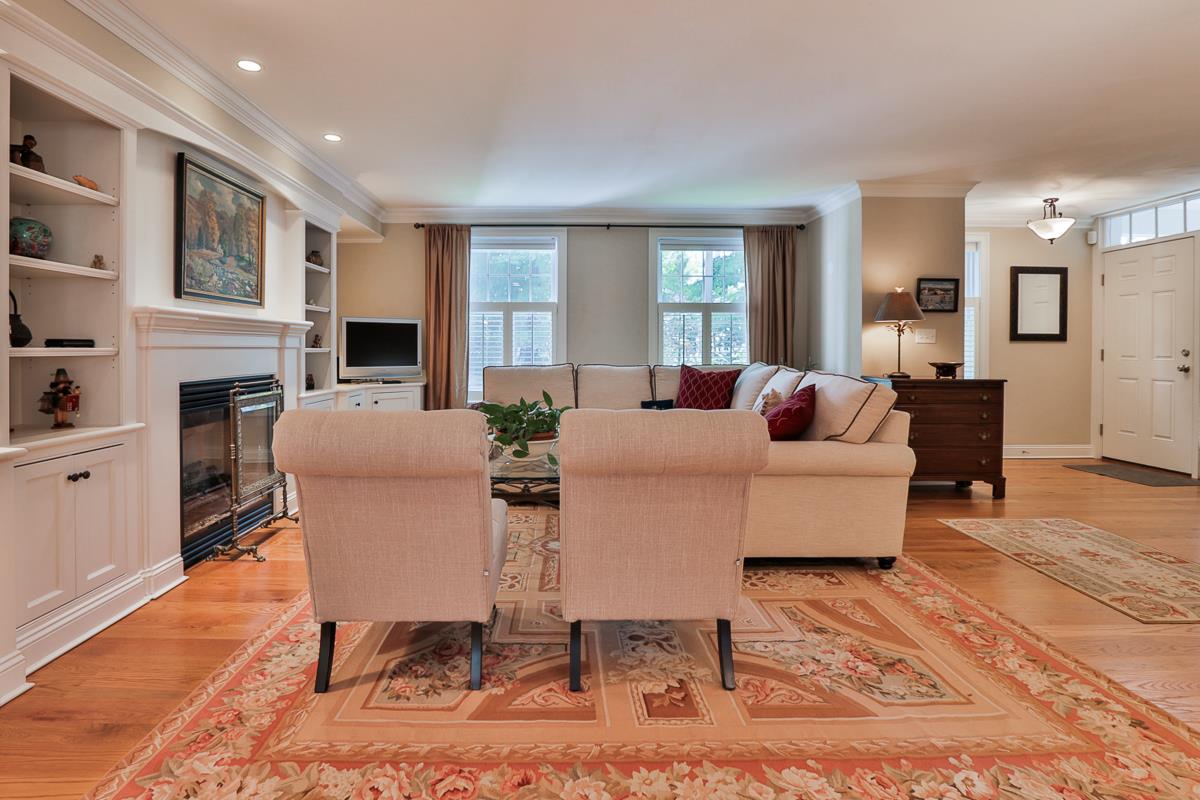 18 Linden Street, Unit 3 Exeter, NH 03833 - Photo 8 of 33 Gallery Image 8