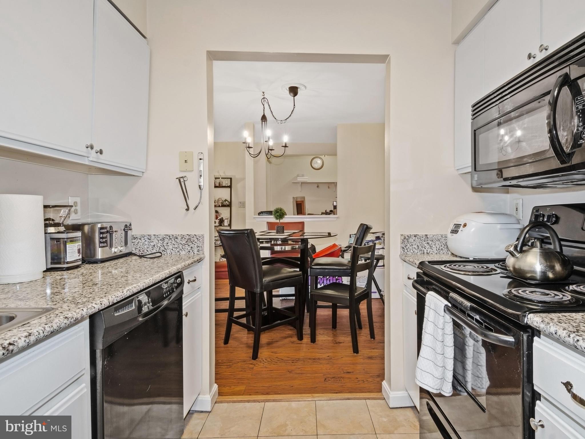4954 Columbia Road, Unit 28 Columbia, MD 21044 - Photo 4 of 23 Kitchen