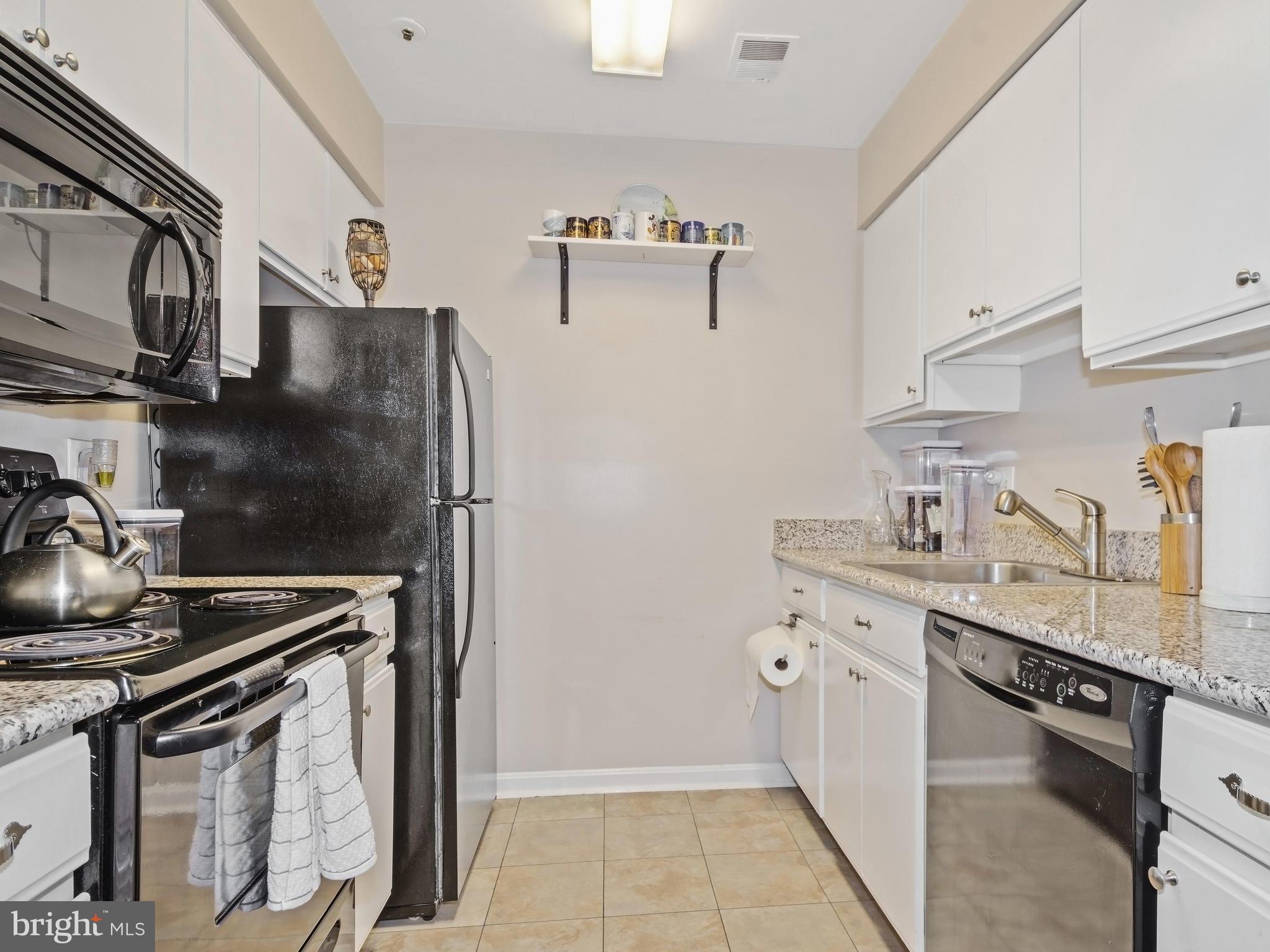 4954 Columbia Road, Unit 28 Columbia, MD 21044 - Photo 5 of 23 Kitchen