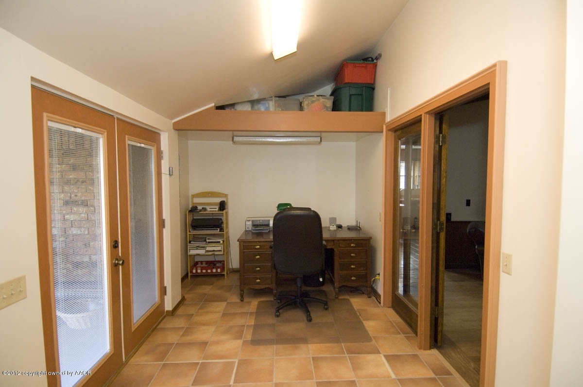 6409 Drexel Road Amarillo, TX 79109 - Photo 12 of 44 office or sun room view 1