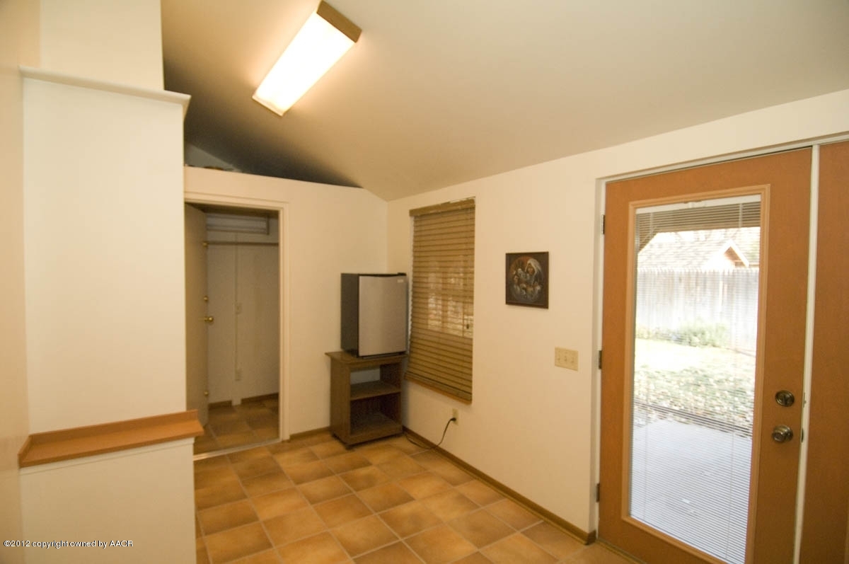 6409 Drexel Road Amarillo, TX 79109 - Photo 13 of 44 office or sun room view 2
