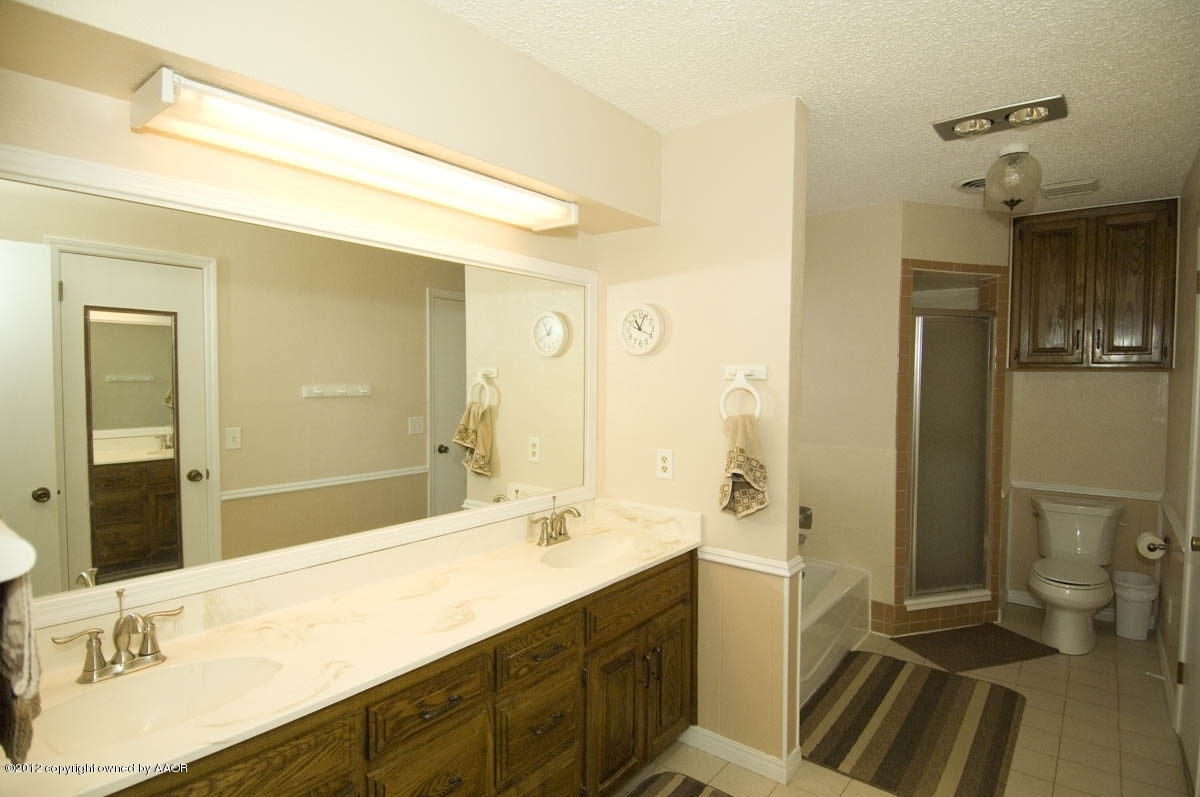 6409 Drexel Road Amarillo, TX 79109 - Photo 17 of 44 master bath view 1