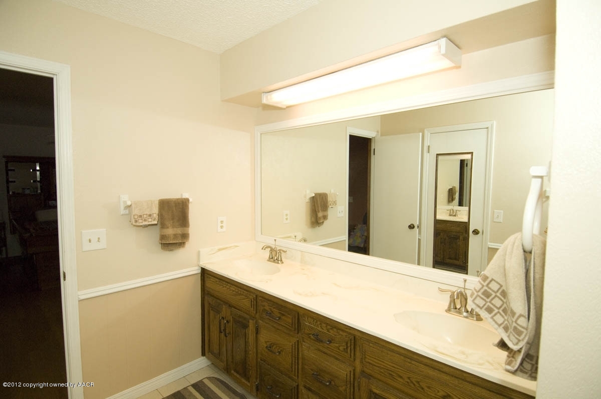 6409 Drexel Road Amarillo, TX 79109 - Photo 19 of 44 master bath view 3
