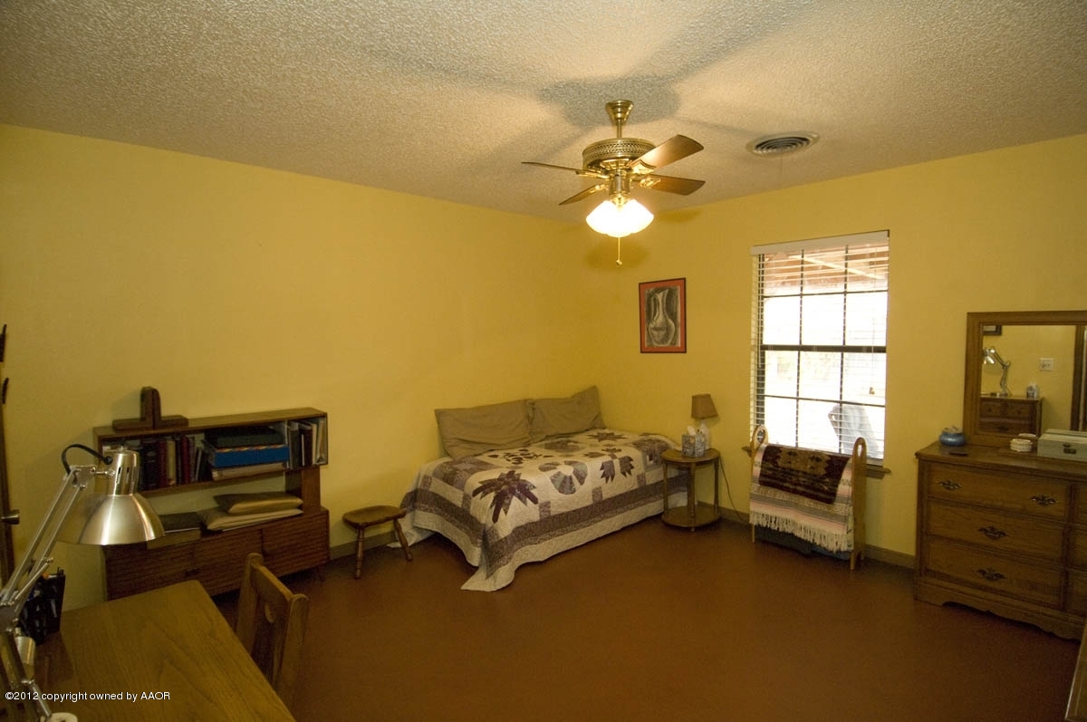 6409 Drexel Road Amarillo, TX 79109 - Photo 25 of 44 bedroom 3 view 1